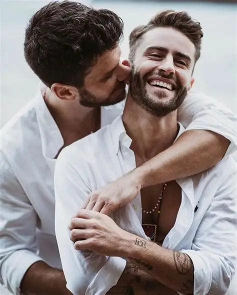 COUPLE + LGBTQ
